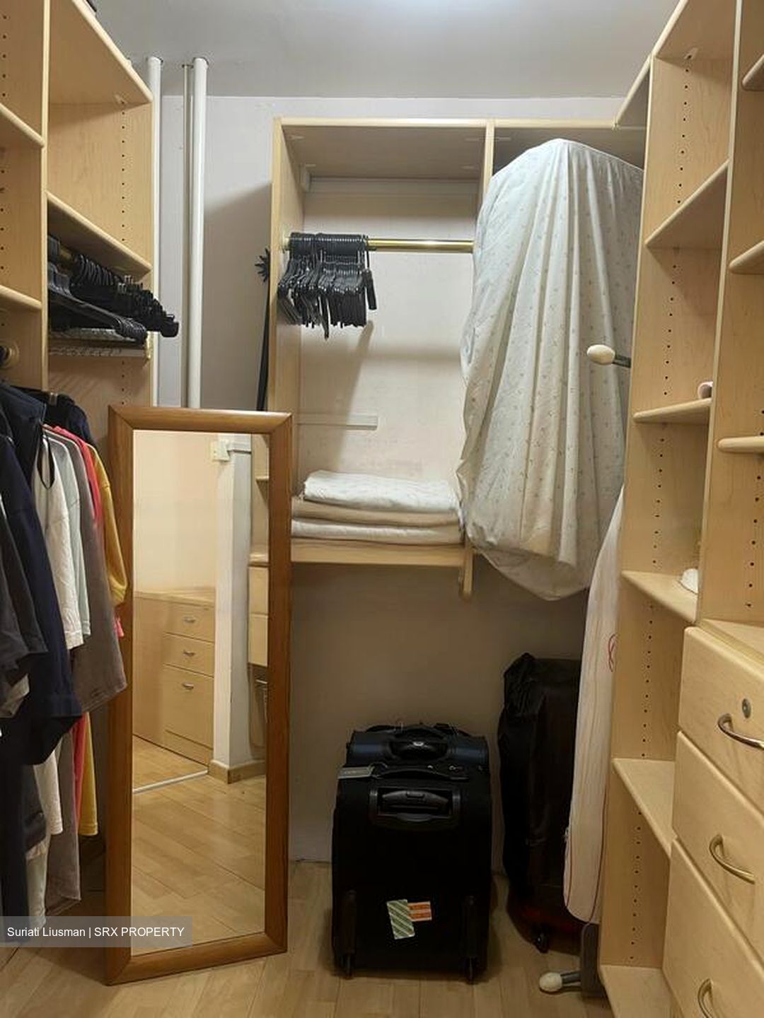 International Plaza (D2), Apartment #438226621
